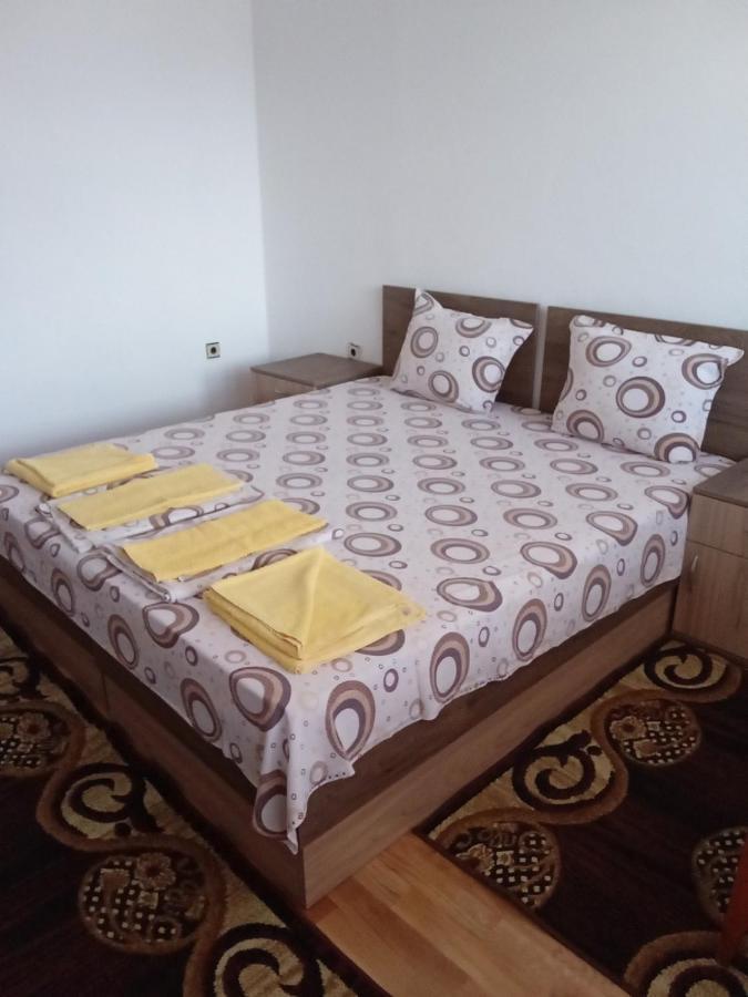 Къща За Гости Петрови Primorsko Buitenkant foto